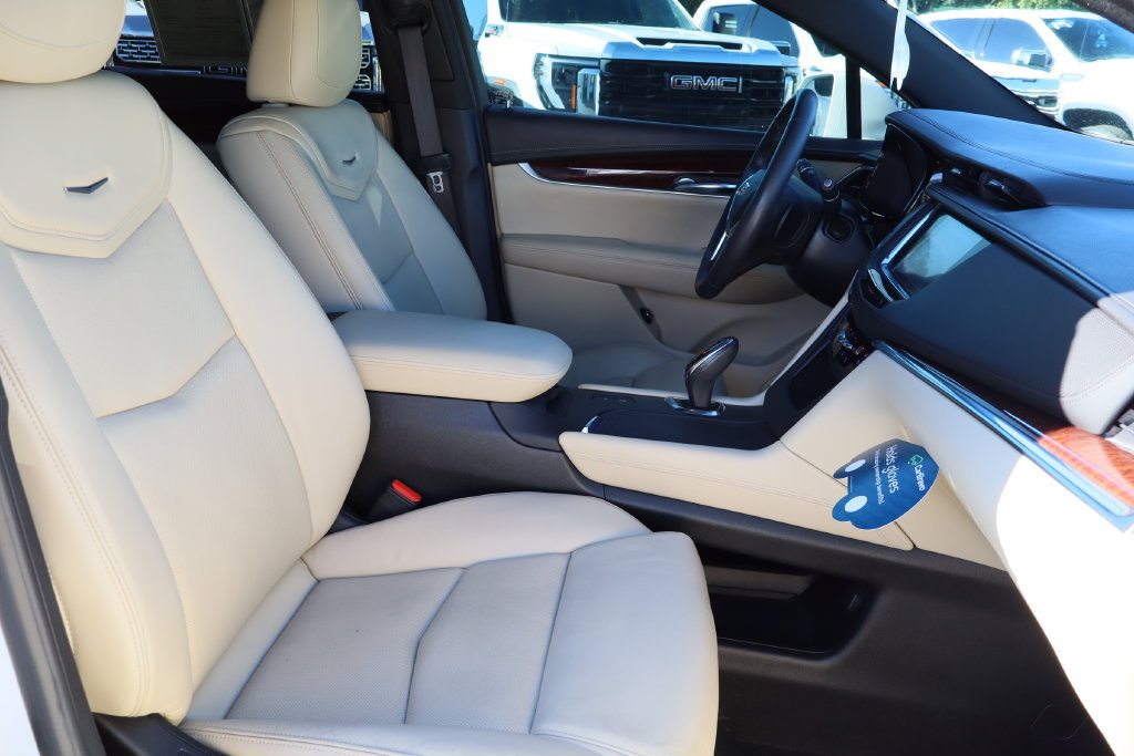 Certified 2017 Cadillac XT5 Premium Luxury FWD image 28