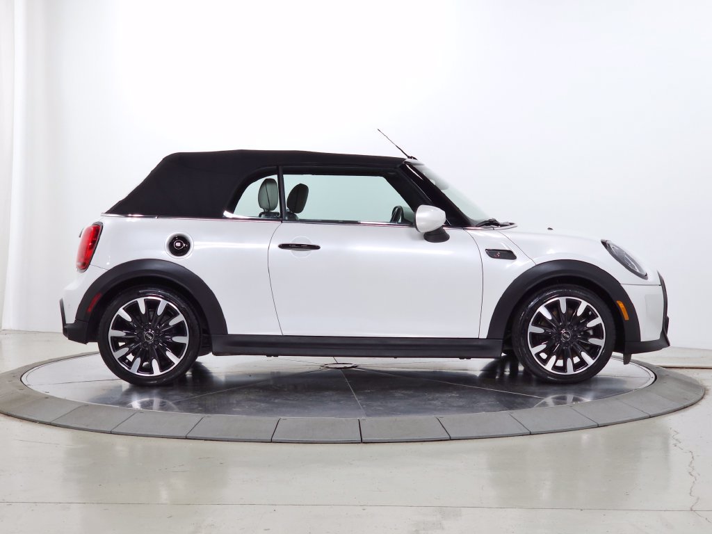 Used 2024 MINI Cooper S w/ Signature Upholstery Package FWD image 9
