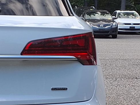 Used 2025 Audi Q5 e Premium Plus w/ Premium Plus Package image 8