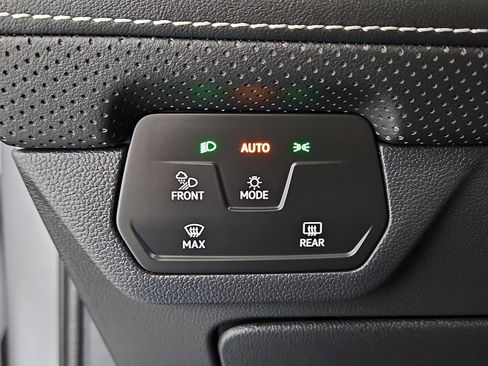 Certified 2024 Volkswagen Atlas SE image 20