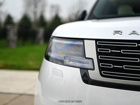 Used 2025 Land Rover Range Rover SE image 53