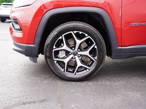 Used 2026 Jeep Compass Limited AWD/4WD image 14