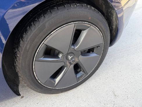 Used 2021 Tesla Model 3 Standard Range Plus image 23