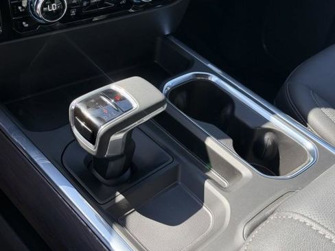 New 2026 GMC Sierra 1500 SLT image 25