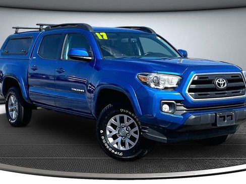 Used 2017 Toyota Tacoma SR5 image 3