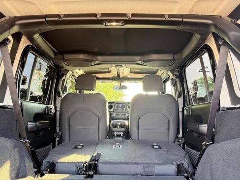 Used 2021 Jeep Wrangler Unlimited Sport AWD/4WD image 38