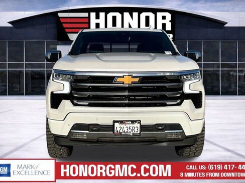 Used 2023 Chevrolet Silverado 1500 High Country w/ Technology Package image 2