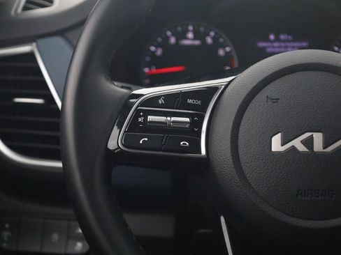 Used 2023 Kia Seltos S FWD image 9