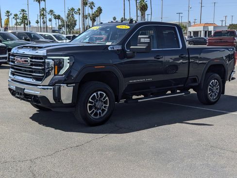 Used 2024 GMC Sierra 2500 SLE w/ SLE Value Package; AWD/4WD image 5