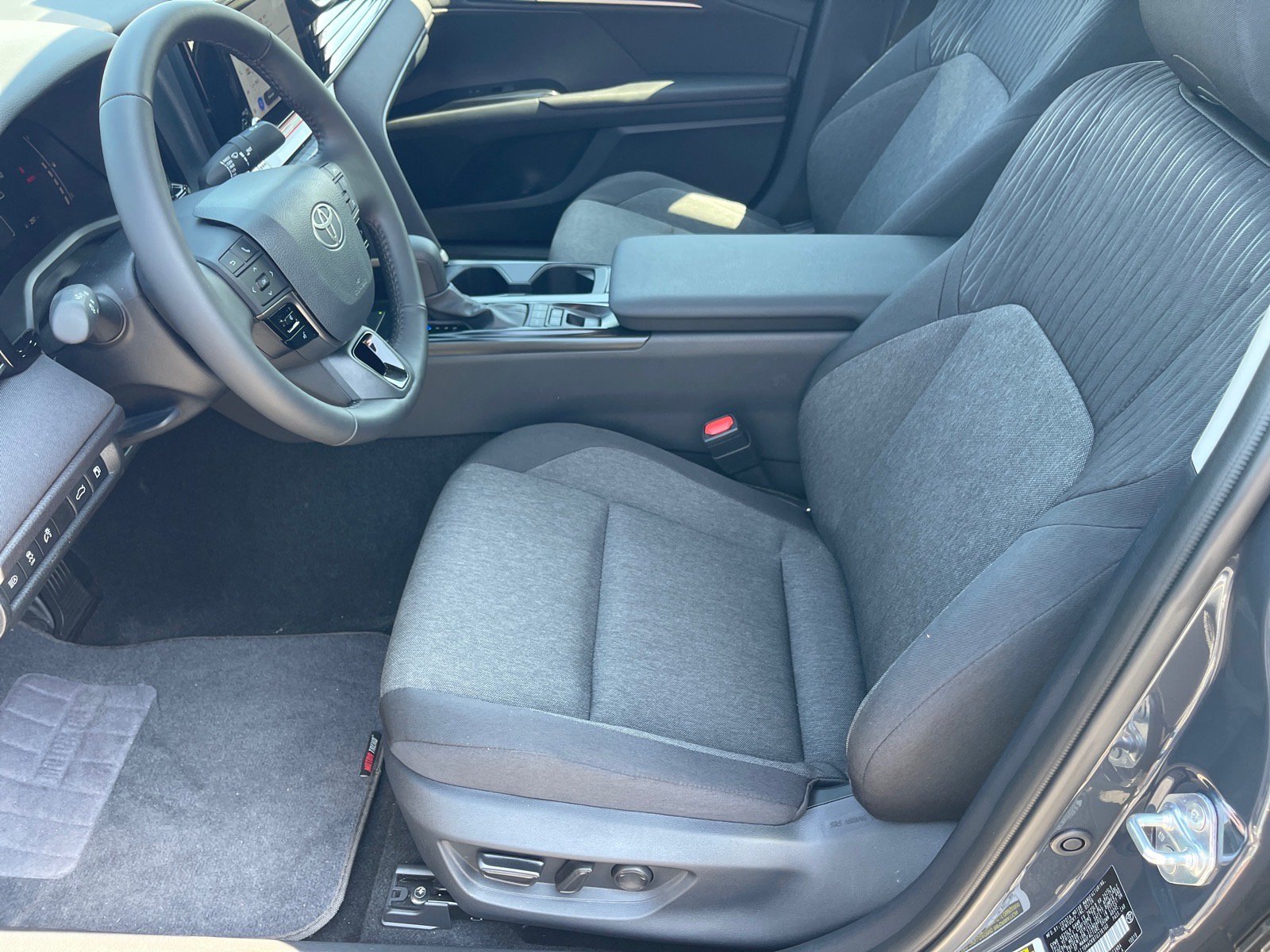 Used 2026 Toyota Camry LE w/ Convenience Package FWD image 10