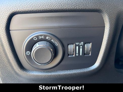 Used 2025 Jeep Grand Cherokee Altitude AWD/4WD image 29