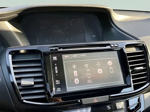 Used 2016 Honda Accord Touring image 14