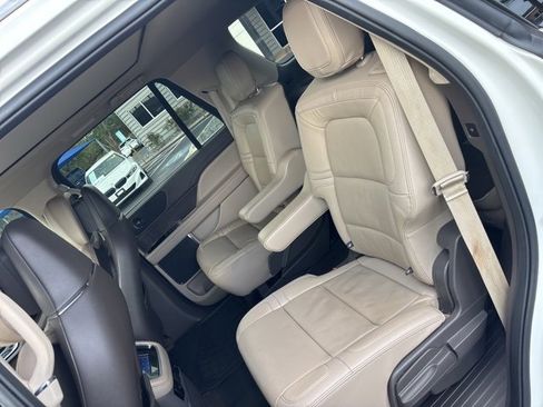 Used 2023 Lincoln Navigator Reserve image 16