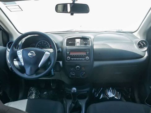 Used 2016 Nissan Versa S FWD image 10