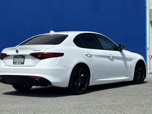 Used 2021 Alfa Romeo Giulia Sprint w/ Nero Edizione RWD image 3
