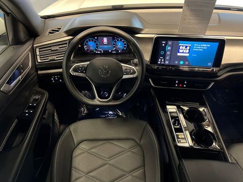 Certified 2025 Volkswagen Atlas Cross Sport SE image 19