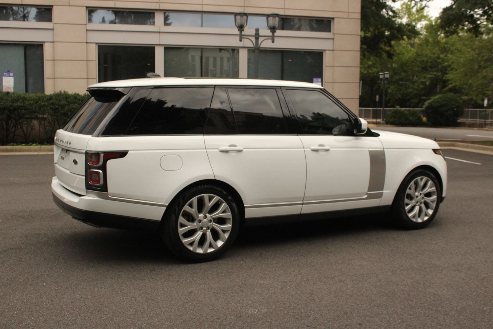 Used 2021 Land Rover Range Rover Westminster Edition AWD/4WD image 7