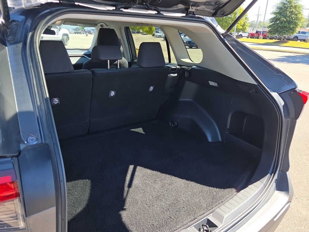Used 2020 Toyota RAV4 LE FWD image 51