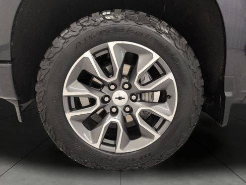 Used 2023 Chevrolet Silverado 1500 RST AWD/4WD image 3