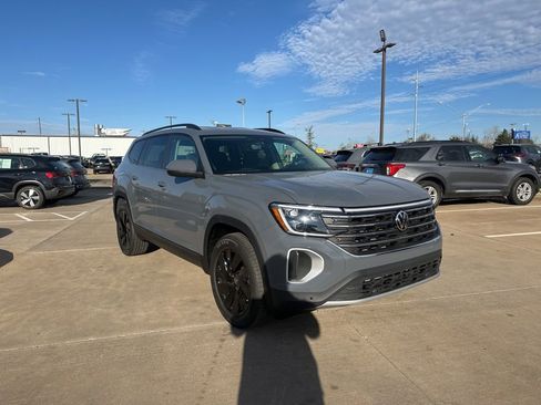 New 2026 Volkswagen Atlas SE AWD/4WD image 3