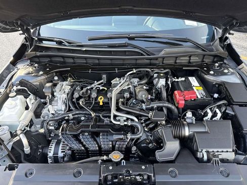 Used 2025 Nissan Altima 2.5 SV image 3