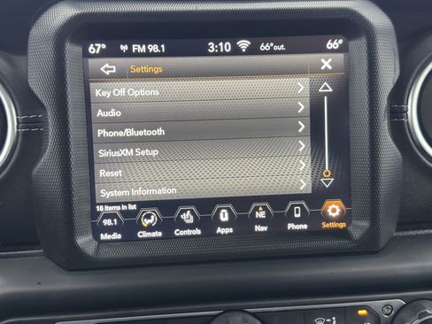 Used 2020 Jeep Gladiator Overland image 38