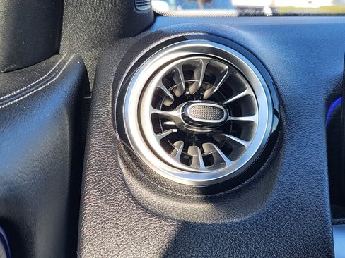 Used 2023 Mercedes-Benz GLB 250 image 32