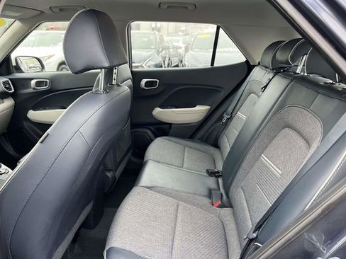 Certified 2023 Hyundai Venue Limited image 10