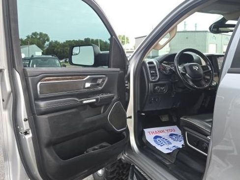 Used 2019 RAM 1500 Laramie w/ Off Road Group AWD/4WD image 10