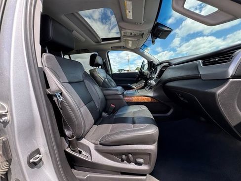 Used 2019 Chevrolet Suburban Premier AWD/4WD image 12