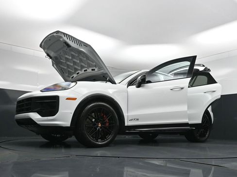 New 2026 Porsche Cayenne GTS AWD/4WD image 35