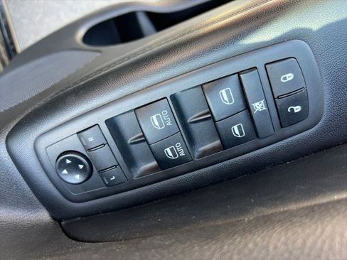 Certified 2021 Jeep Grand Cherokee Laredo X AWD/4WD image 9