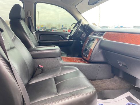 Used 2008 Chevrolet Avalanche LTZ w/ LTZ Preferred Equipment Group image 16