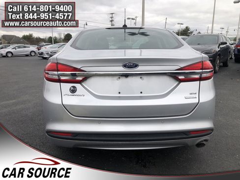 Used 2018 Ford Fusion SE w/ Fusion SE Technology Package image 6