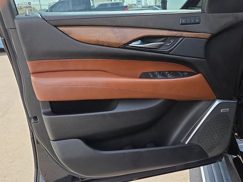 Used 2020 Cadillac Escalade Premium Luxury AWD/4WD image 14