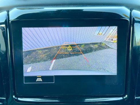 Used 2022 Chevrolet Traverse LT AWD/4WD image 21