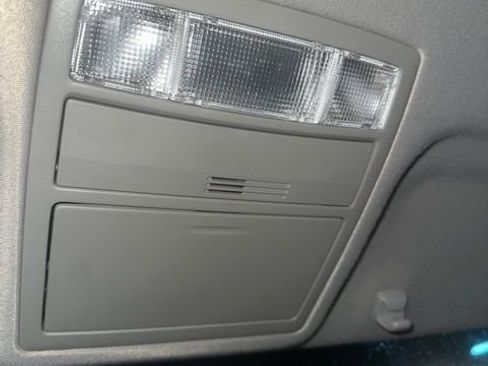 Used 2010 Toyota Camry LE image 20