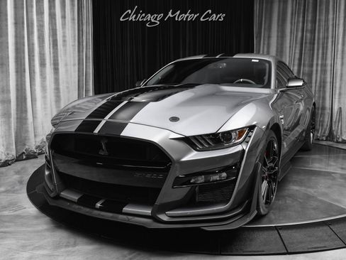 Used 2021 Ford Mustang Shelby GT500 w/ Technology Package RWD image 2