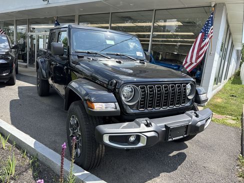 New 2025 Jeep Gladiator Sport w/ Premium Package image 2