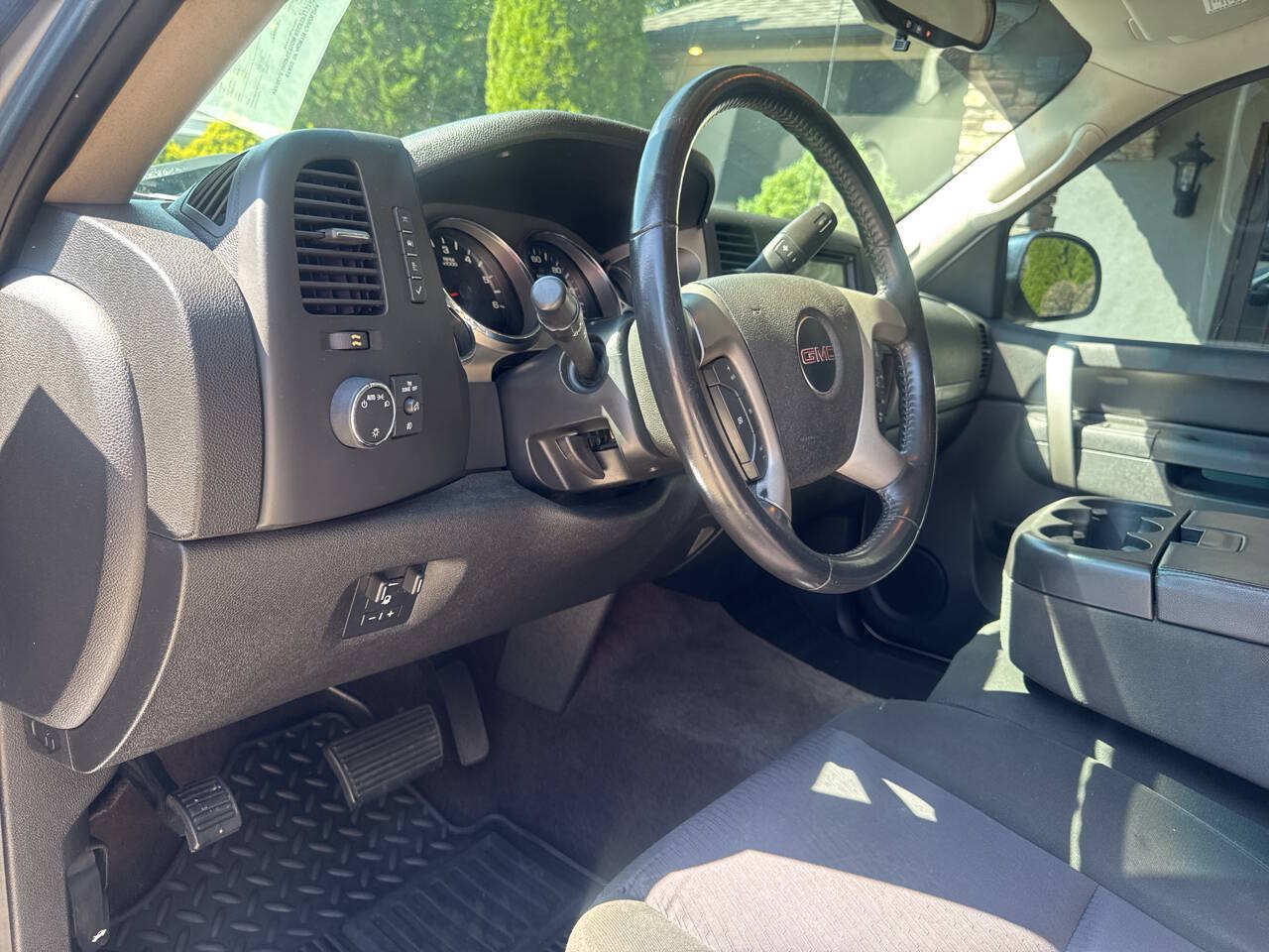 Used 2012 GMC Sierra 2500 SLE w/ SLE Preferred Package AWD/4WD image 9