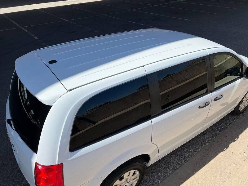 Used 2020 Dodge Grand Caravan SE w/ UConnect Hands-Free Group FWD image 14