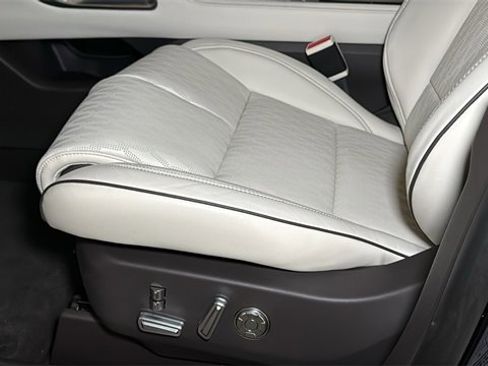 New 2026 Lincoln Nautilus Black Label image 21