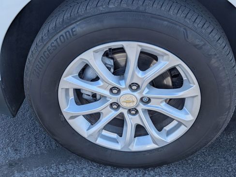 Used 2021 Chevrolet Equinox LS AWD/4WD image 13
