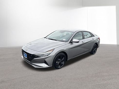 Certified 2023 Hyundai Elantra SEL FWD image 4