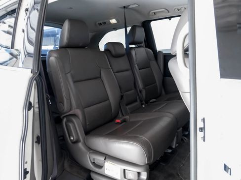 Used 2015 Honda Odyssey Touring image 35