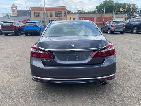 Used 2017 Honda Accord LX image 9