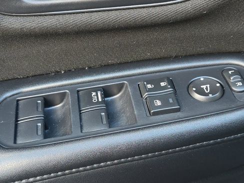 Used 2016 Honda HR-V LX image 14