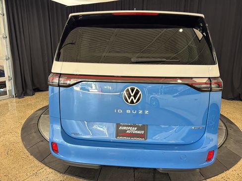 Used 2025 Volkswagen ID. Buzz 1st Edition image 7