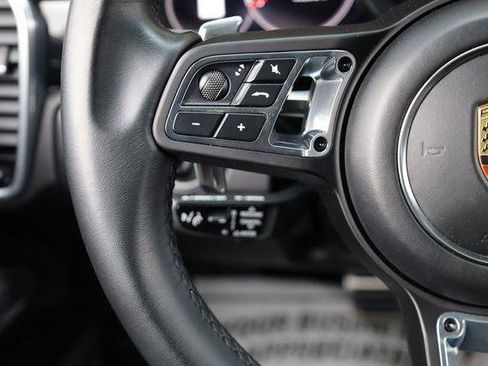 Used 2023 Porsche Cayenne Turbo AWD/4WD image 31