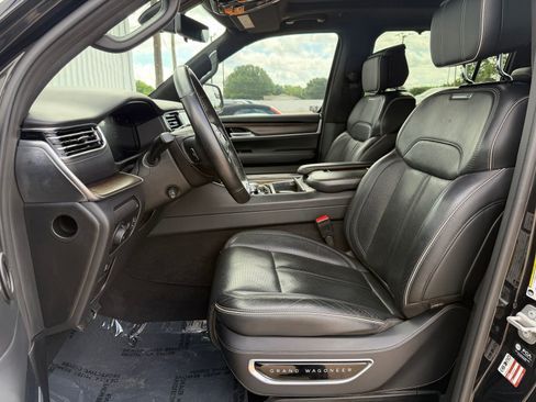 Used 2022 Jeep Grand Wagoneer Series II AWD/4WD image 21